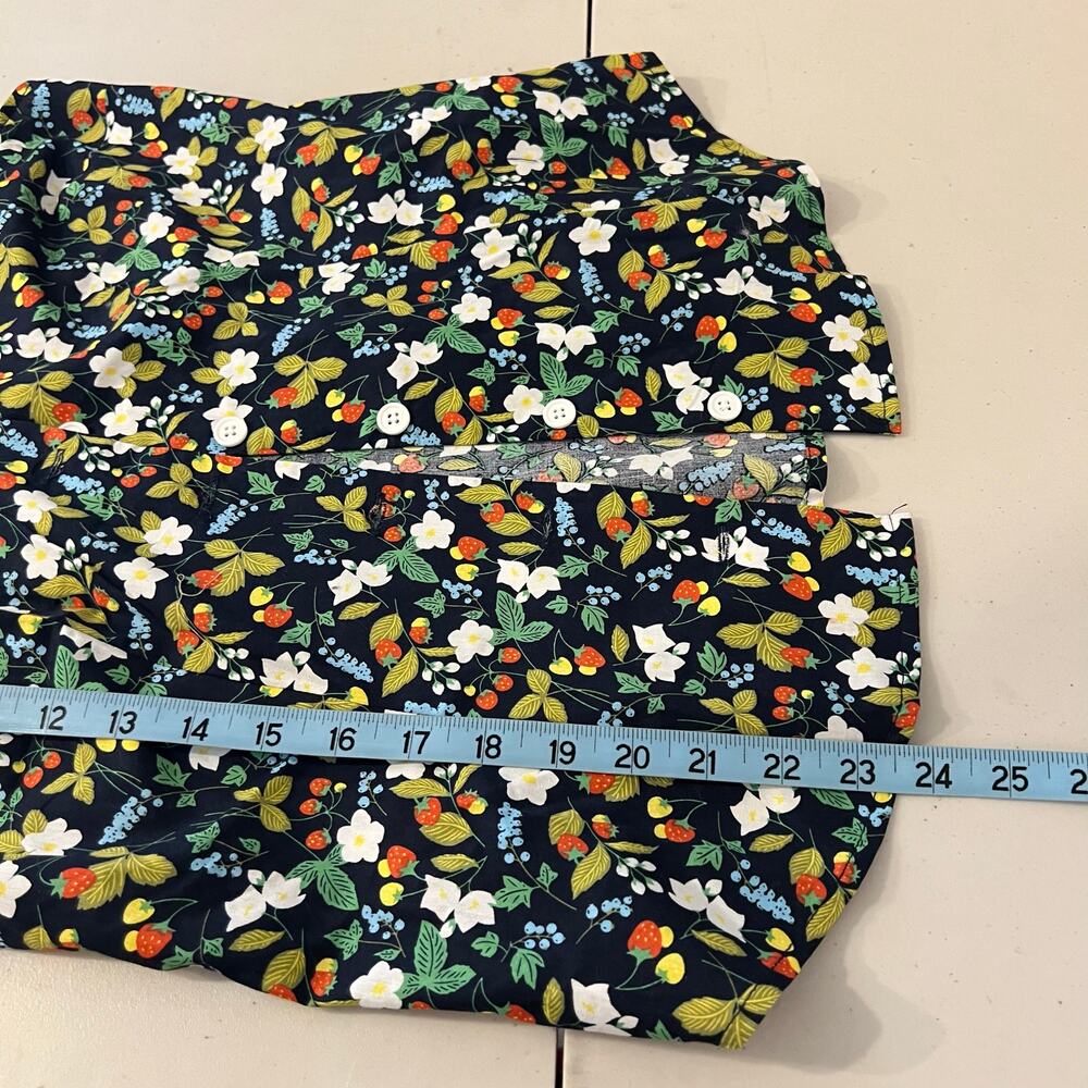 Unique Vintage Strawberry Cotton Print Sleeveless Button Down Blouse Size M - Picture 9 of 12